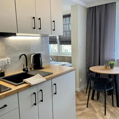 Przytulny Niedaleko Radomskiego Centrum Sportu Apartment *