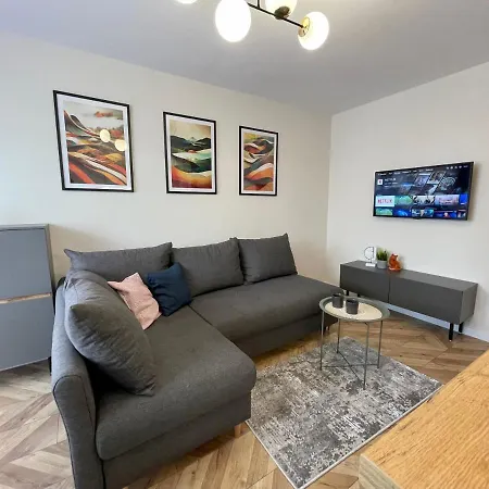 Apartment Przytulny Niedaleko Radomskiego Centrum Sportu